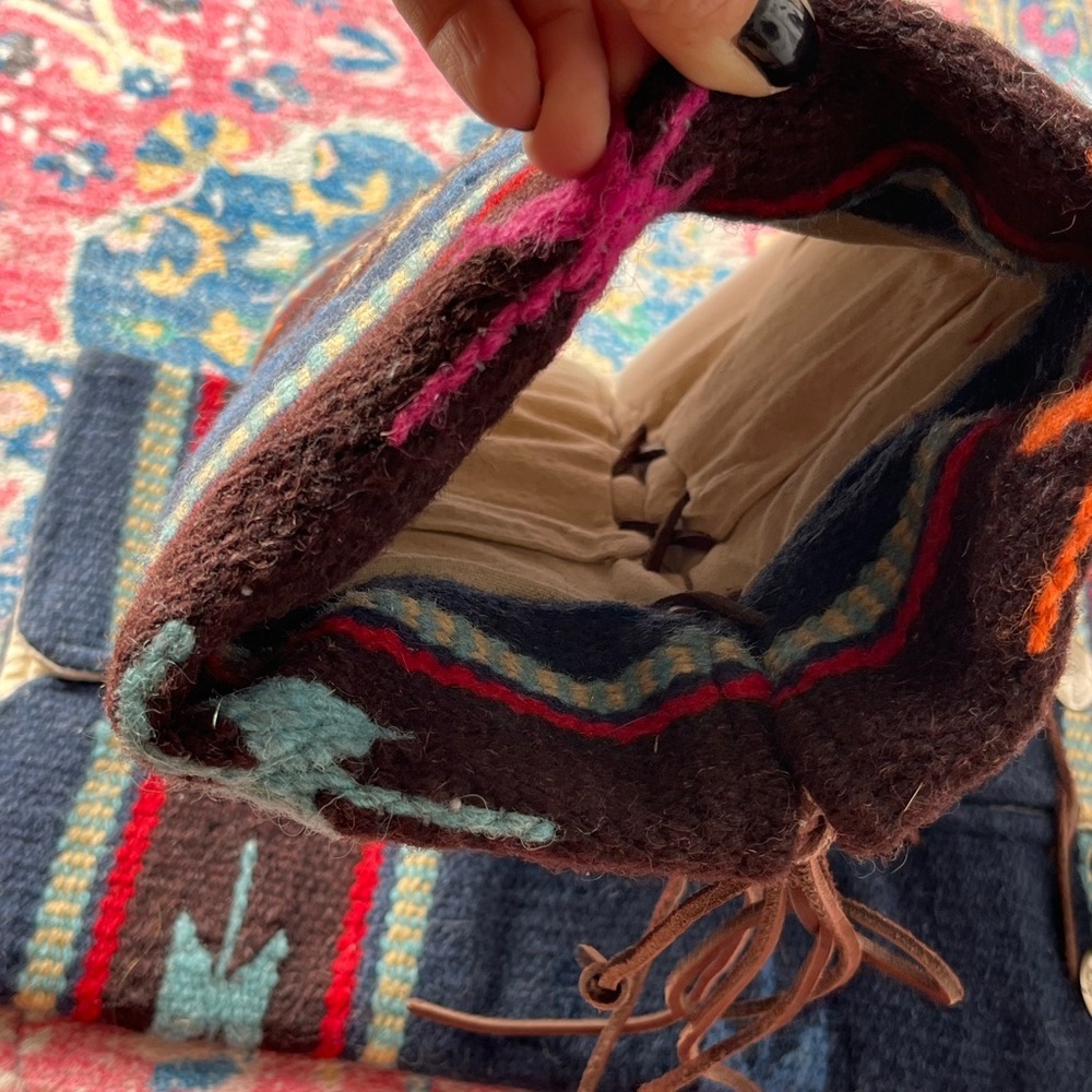 BOOT RUGS Wool Aztec Inspired Boot Rugs with Leather Straps - Picture 6 of 13